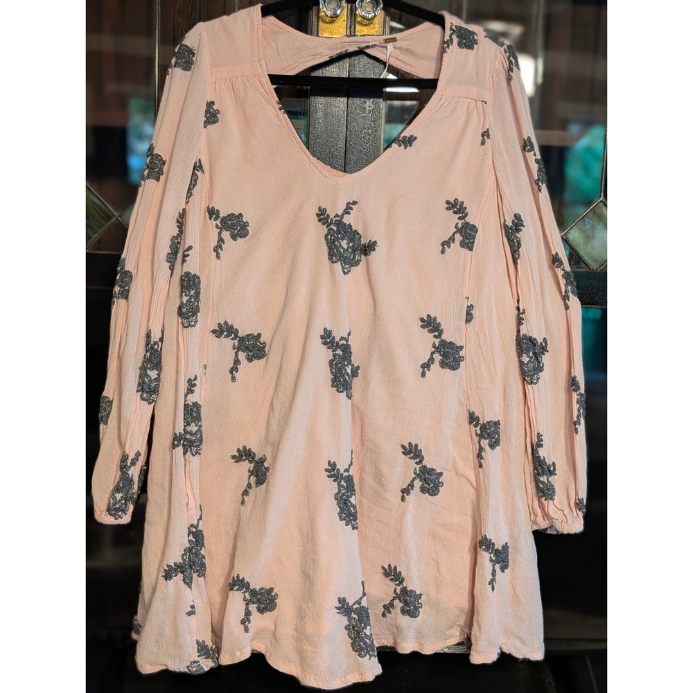 Free People Boho Mini Dress Peach Pink Floral Cutout Back size small petite